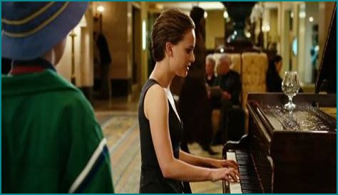 Can Natalie Portman Play Piano?
