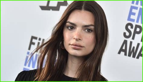 How Tall Is Emily Ratajkowski? Exact Height Revealed